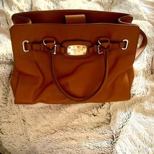 Like new!!Michael Kors Hamilton crossbody bag🌈❤️